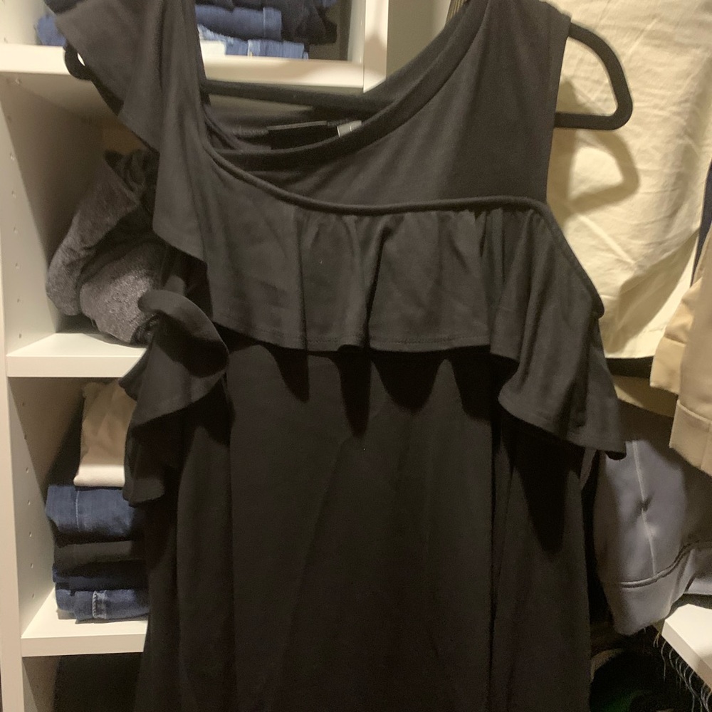 Black long sleeve Cold shoulder sweatshirt